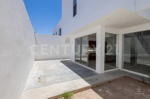 Casa En Venta En Fraccionamiento Bosques Del Valle Iv, Chihuahua, Chih.
