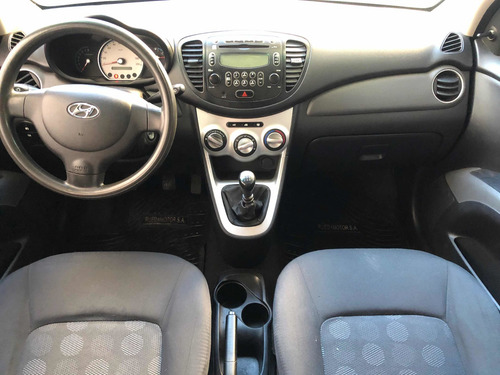 Imagen 10 de 11 de Hyundai I10 2010 1.2 Gls Seguridad L Mt