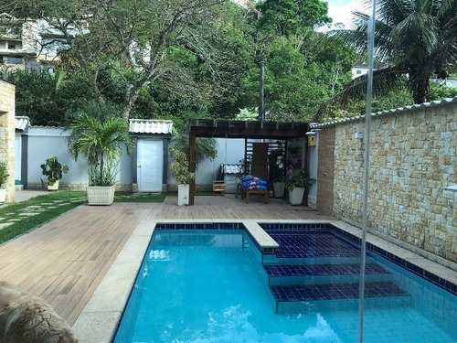 Casa De Condomínio À Venda Na Rua Bela Floresta, Vargem Pequena, Rio De Janeiro - Rj - Liv-11660