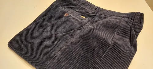 Pantalon corderoy hombre sale