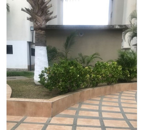 Imagen 11 de 17 de Apartamento En Residencias Las Bahamas. Naguanagua, Carlos Tona, 04129305244, Cod. Foa-2174