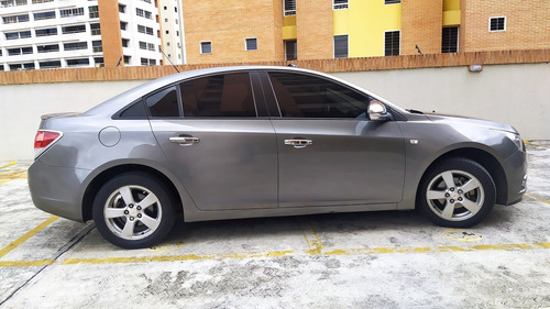Imagen 3 de 11 de Chevrolet Cruze