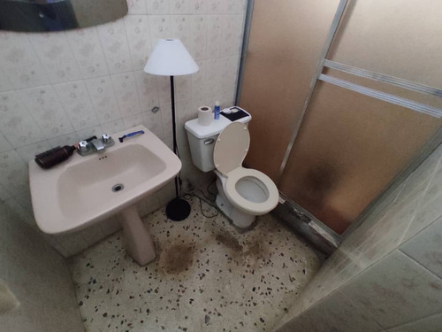 Imagen 6 de 14 de Casa En Venta Para Remodelar En La Floresta Las Delicias 04121990156