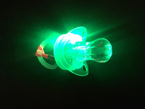 Imagen 2 de 6 de Silbato Chupete Luminoso Led Pack X 5 Colgantes Con Luz
