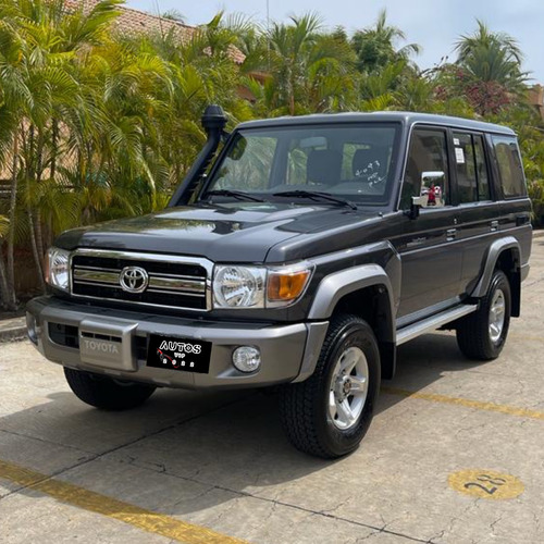Imagen 1 de 13 de Toyota Land Cruiser Machito