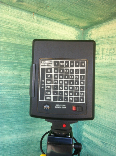 Câmera Vivitar V 2000 Analógica Com Dois Flashes Inclusos