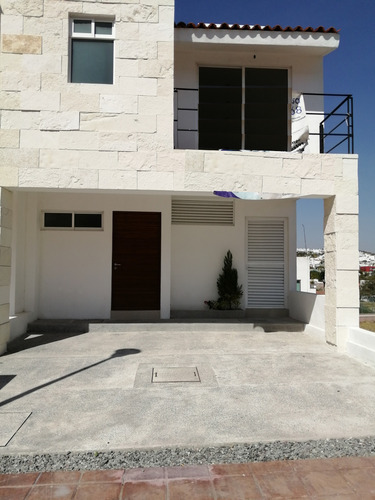 Hermosa Casa En Pedregal De Schoenstatt, 3 Recamaras, Sótano