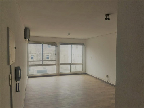 Alquiler De Apartament Monoambiente Ciudad Vieja Montevideo