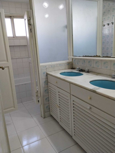 Chalet Estilo Inglés 5 Amb C/ Jardin Piscina Garage En Alquiler En Martínez, San Isidro, G.b.a. Zona Norte