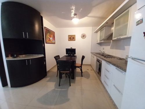 Imagen 3 de 12 de Hermoso Apartamento Con Vista A La Ciudad