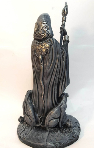 Deusa Hecate Estatua Em Resina 29 Cm