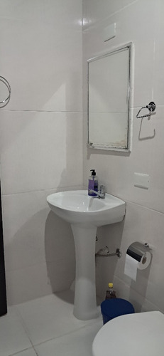 Casa Com 2 Quartos, 2 Banheiros, 2 Vagas Na Garagem