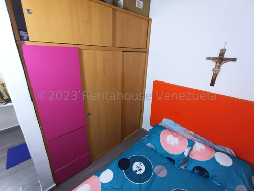Imagen 23 de 30 de Hermoso Townhouse Ubicado En Conjunto Cerrado Con Pozo, Vigilancia Privada Y Doble Porton De Acceso, Es Moderno Y Tendencia Minimalista, Cuenta Con Su Cocina Empotrada Equipada, Pisos Laminados