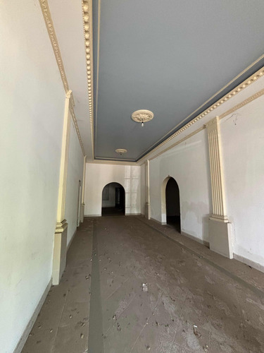 En Venta Amplio Galpón O Depósito
