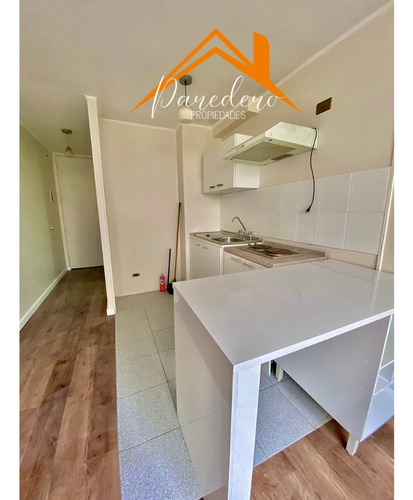 Depto En Av. Fermin Vivaceta Remodelado.
