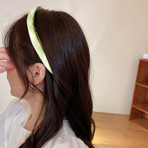 Una Elegante Diadema De Estilo A Cuadros Para Mujer Para Uso