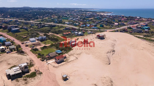 Venta De Casa En Primera Linea Al Mar, Punta Del Diablo