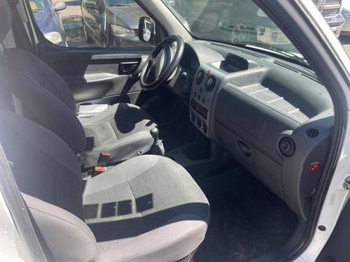 Imagen 12 de 18 de Peugeot Partner 2017 1.6 Hdi Furgon Confort