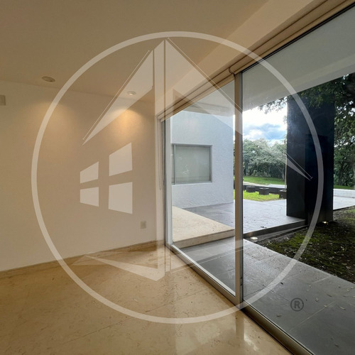 Espectacular Residencia De Lujo En Venta En Prado Largo 3 Habitaciones, 4 Baños Y 450m2 De Construcción