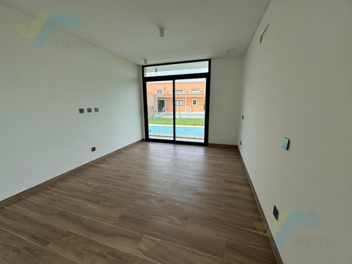 Venta De Casa Son Pileta - San Ramiro Pilar Del Este