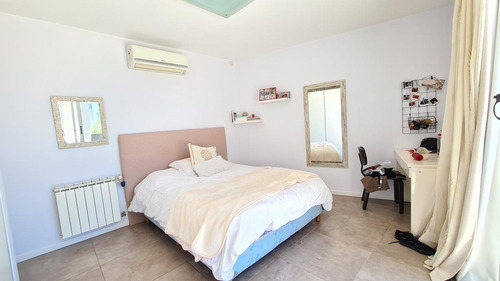 Imagen 19 de 25 de Casa Con 4 Dormitorios En Miraflores Funes Hills