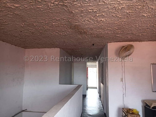 . Jv Vende Haz Realidad Tu Sueño: Casa Quinta Espaciosa Y Luminosa En Zona Cotizada, Ideal Para Disfrutar De La Tranquilidad Y La Cercanía A La Ciudad. 25-8374