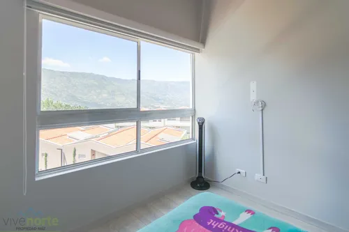Casa En Venta En Llano Azul. Cod V12978