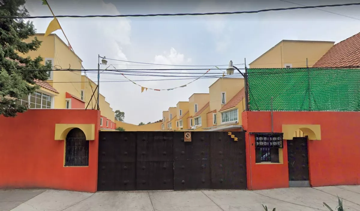 Aproveche Gran Oportunidad, Casa De Remate Bancario En Calle Mixcoatl 382, Santa Isabel Tola, Gustavo A. Madero-cdmx