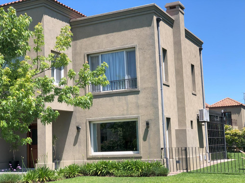 Casa En Venta | 3 Dormitorios En Las Glorietas, Nordelta