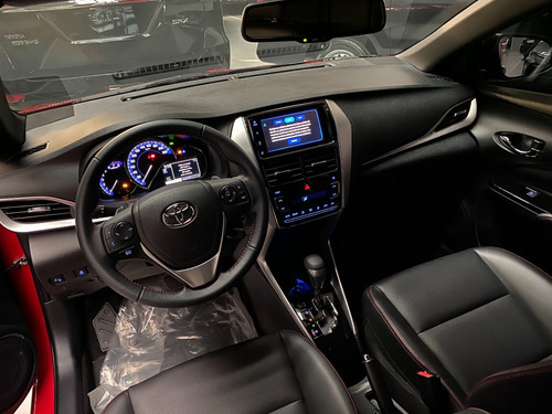 Toyota Yaris S Cvt 1.5 Automatico Hatchback 5p