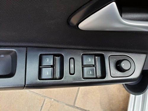 Imagem 14 de 15 de Volkswagen Fox Comfortline 1.0 12v 3 Cilindros