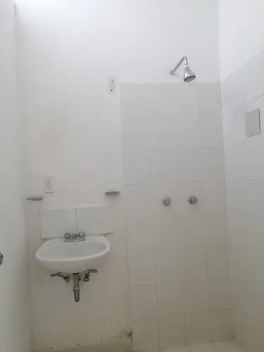 Se Renta Casa Amueblada, Con Estacionamiento, Jardín Y Vigi