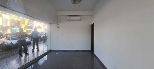 Imagen 3 de 5 de Oportunidad Arriendo Local De Esquina En Centro Empresarial