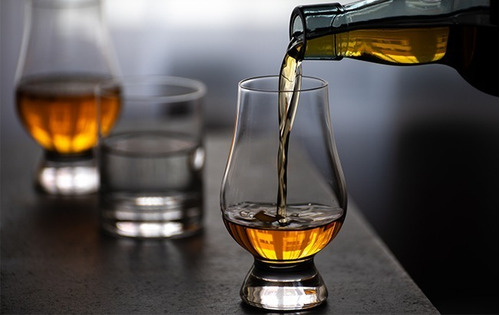 Imagen 2 de 3 de Whisky Creag Isle 750ml Islay Single Malt En Estuche
