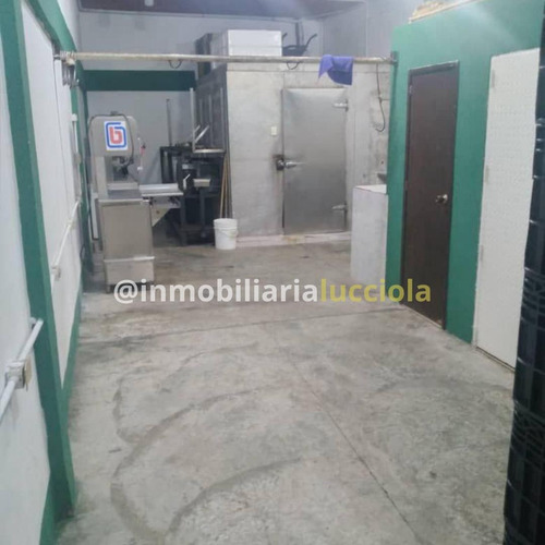 Fondo De Comercio En Venta, Catia La Mar, Ref 484