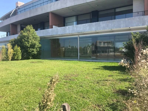 Imagen 3 de 11 de Nordelta - Marinas Del Yacht - Departamento Pb Con Jardín Y Amarra
