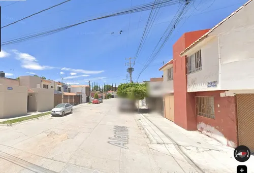 Casa Ubicada En Colonia Tecnológico San Luis Potosí. Con 4 Recamaras Y 206m2. Entre Av. Prolongación Muñoz Y Av. Hernán Cortes.