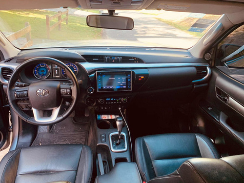 Toyota Hilux 2.8 Cd Srx 177cv 4x4 At 2016