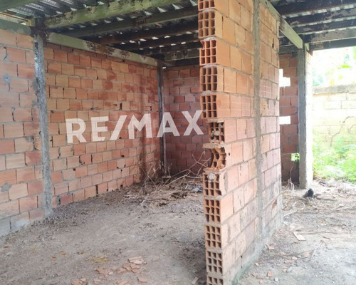 Re/max 2mil Vende, Terreno Con Bienhechuría, Guatamare, Arismendi, Isla De Margarita.