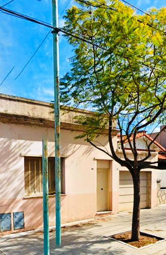 Casa Ideal 2 Familias A Reciclar Sobre Lote De 9 X 43.