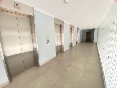 Oficina Con Privados/kitchenette/4baños/ Amplio Open Space