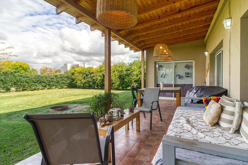 Casa En Venta, 5 Ambientes, En Haras Santa Maria, Loma Verde, Escobar