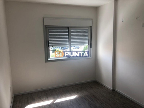 Imagen 13 de 16 de Apartamento En Venta - Centro De Maldonado
