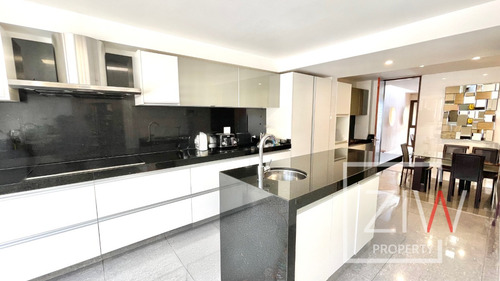 Triplex 5d+6b+5estac- Everest/ Stgo College- Ziw Property