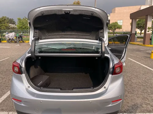 Mazda 3 2.O SPORT TOURING