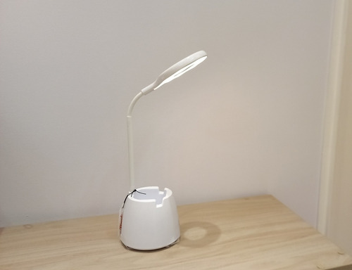 Imagen 4 de 7 de Lampara De Mesa Escritorio Táctil Con Batería Y Porta Objeto