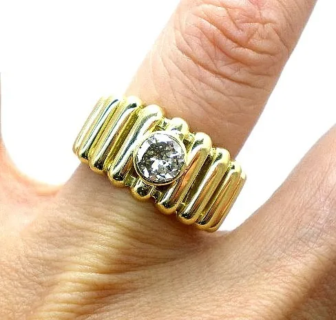 Anillo Solitario De Oro 18 Kt Y Brillante Goldantiques