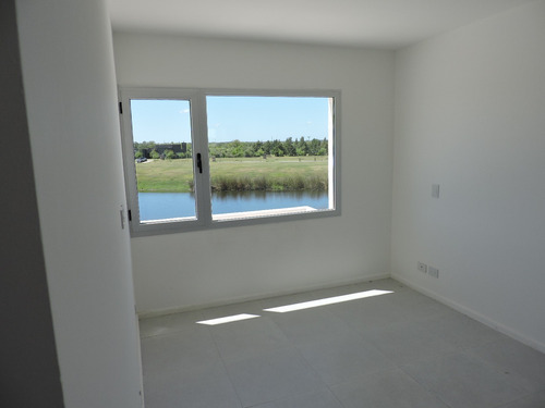 Casa A Estrenar En El Naudir Lote, A La Laguna.