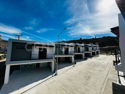 Casa En Pre Venta En Vistas De Valle Dorado, Ensenada, Baja California