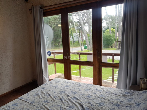 Imagen 10 de 29 de Cómodo Duplex En San Rafael, Con Fondo Y Parrilla Propia- Ref: 357